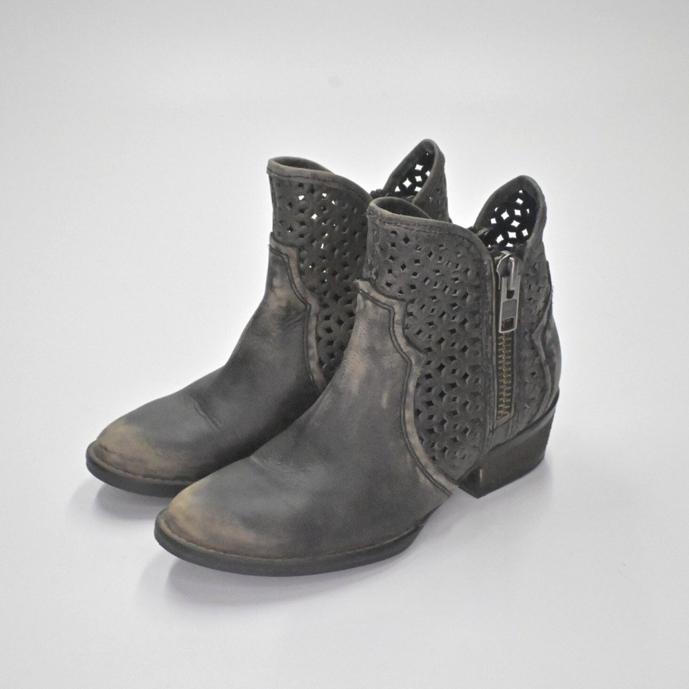 Circle G By Corral Womens Leather Ankle Boot Size 7.5 Cowhide Gray Cut Out Short
